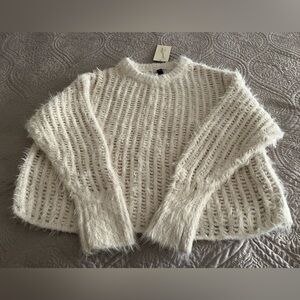 Universal Thread Fuzzy Cream Sweater NWT Size Medium